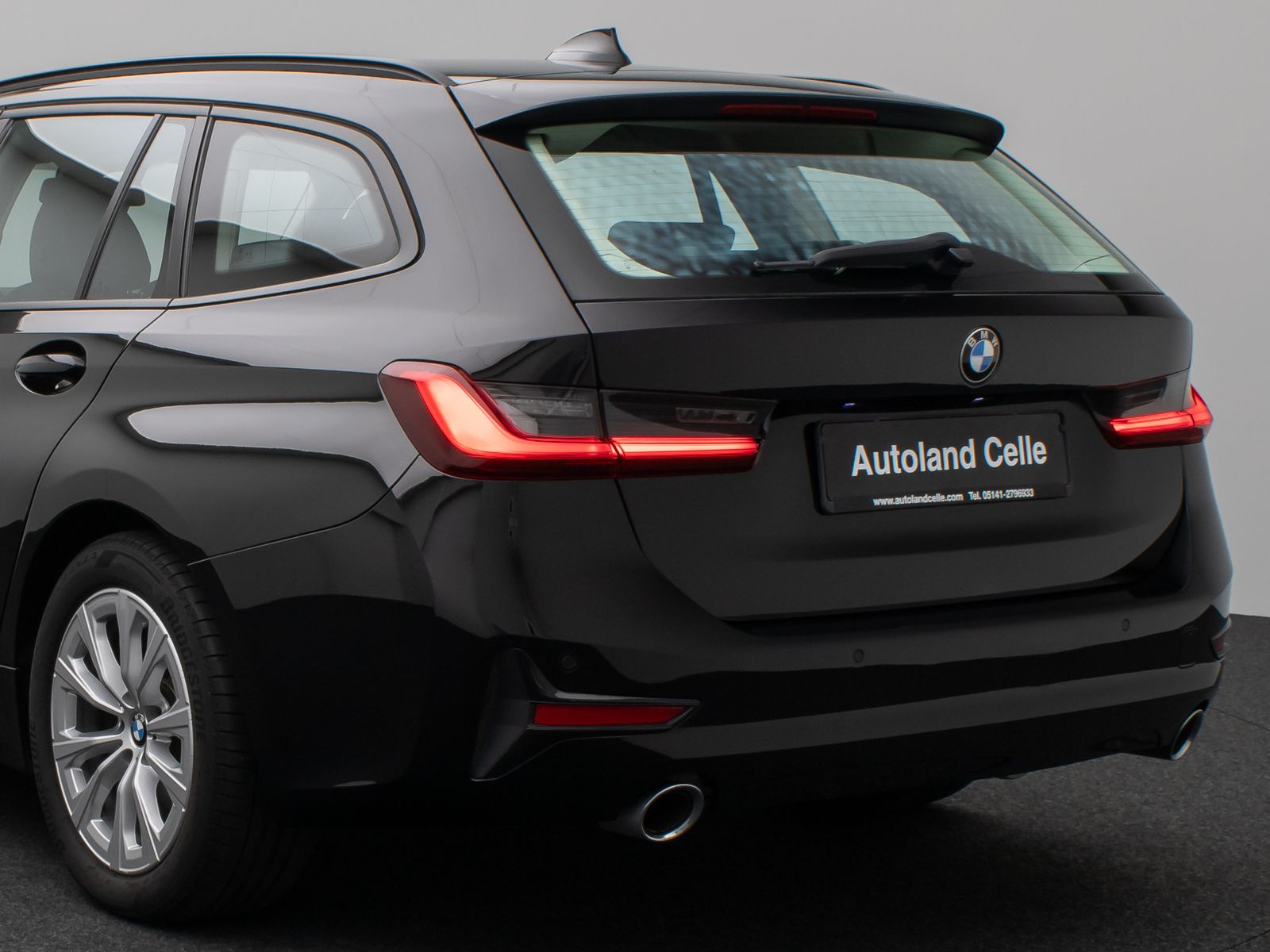 Fahrzeugabbildung BMW 320d HUD DAB Stop&Go Komfort Alarm AHK PDC Sport