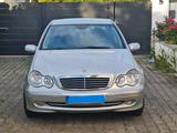 Mercedes-Benz C 320 4MATIC AVANTGARDE Avantgarde - Mercedes-Benz C 320: Limousine