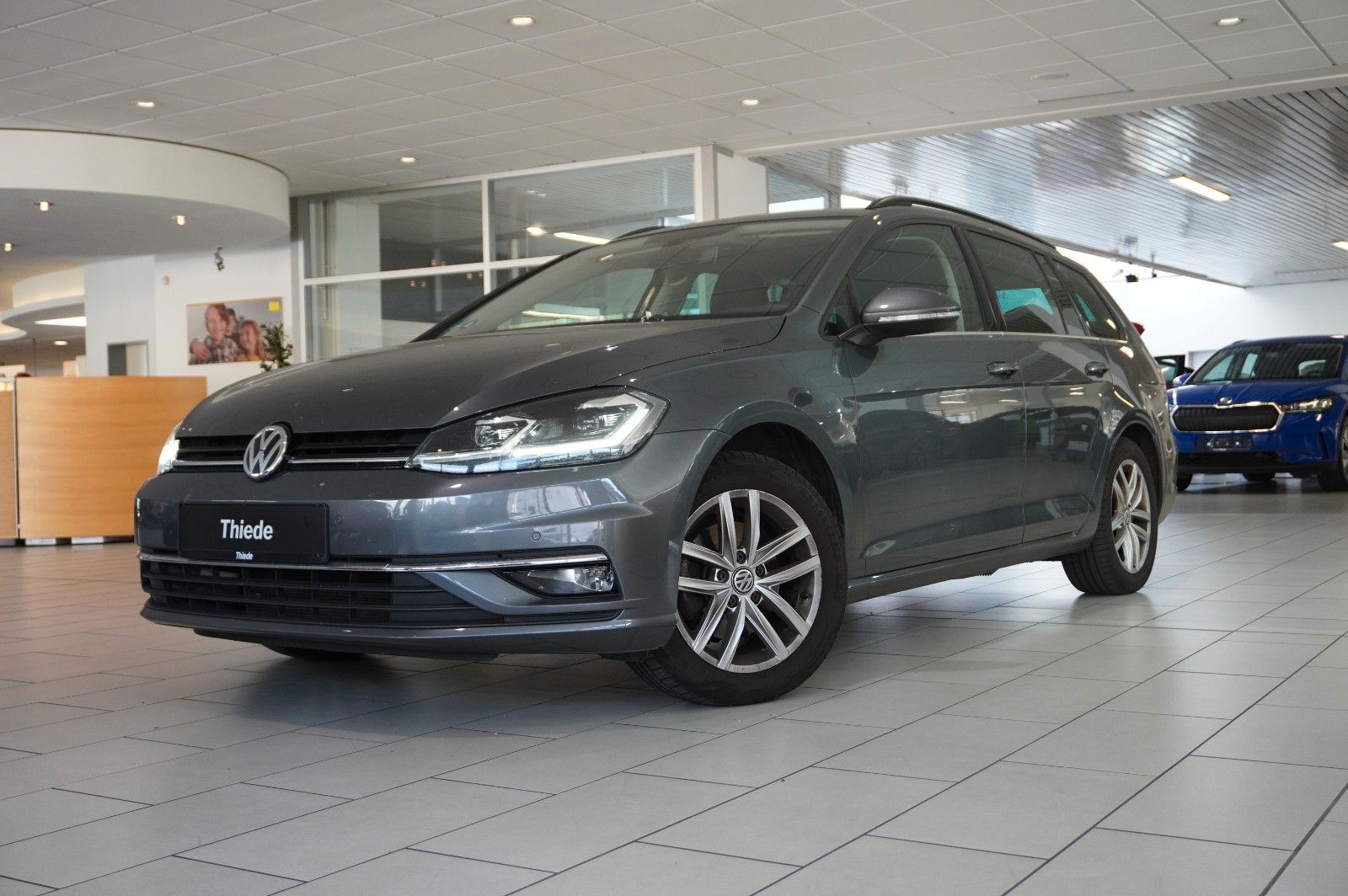 Fahrzeugabbildung Volkswagen Golf VII VARI. 1.5 TSI HIGHLINE NAVI/SPORT/AHK