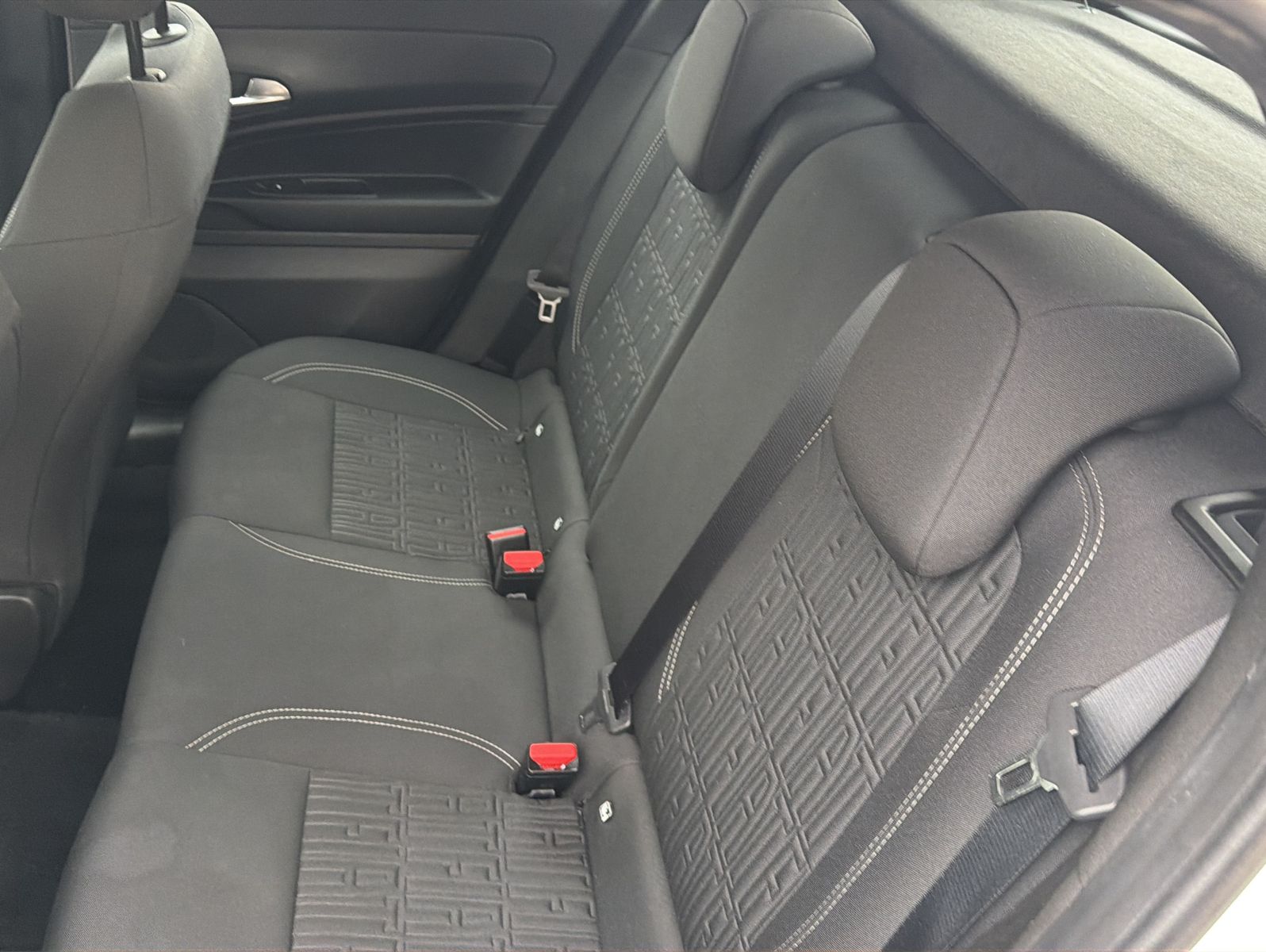 Fahrzeugabbildung Fiat 600 Hybrid Pop 1.2