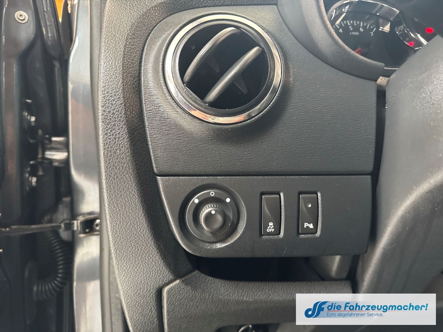 Fahrzeugabbildung Dacia Dokker Celebration ACC Apple CarPlay Android Aut