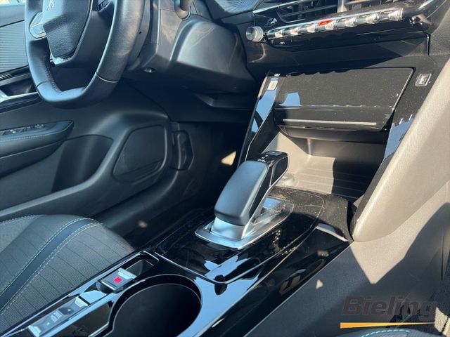 e-208 Allure Navi Digitales Cockpit LED Apple Ca