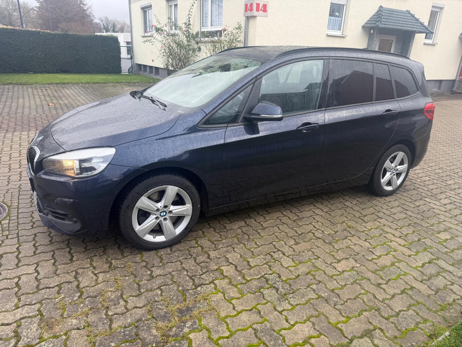 BMW 220 Gran Tourer 220i Steptronic 7 Sitze Pano Nav