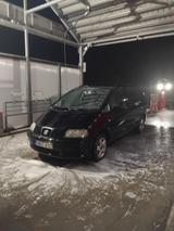 Seat Verkäufer - gebrauchte Seat Alhambra aus dem Jahr 2003