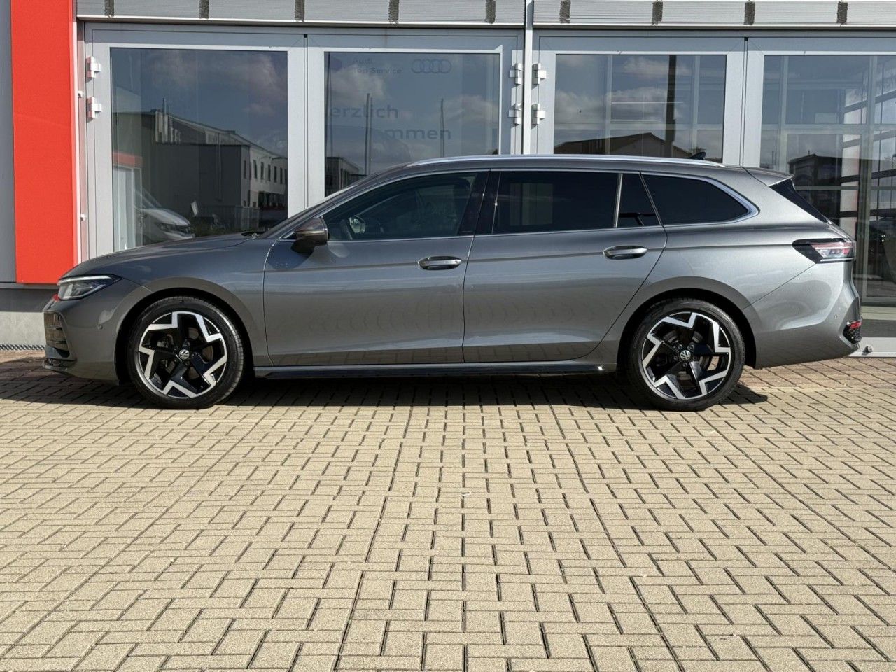 Volkswagen Passat Variant R-Line 2.0 TDI DSG STHZ AHK 360 foto 3