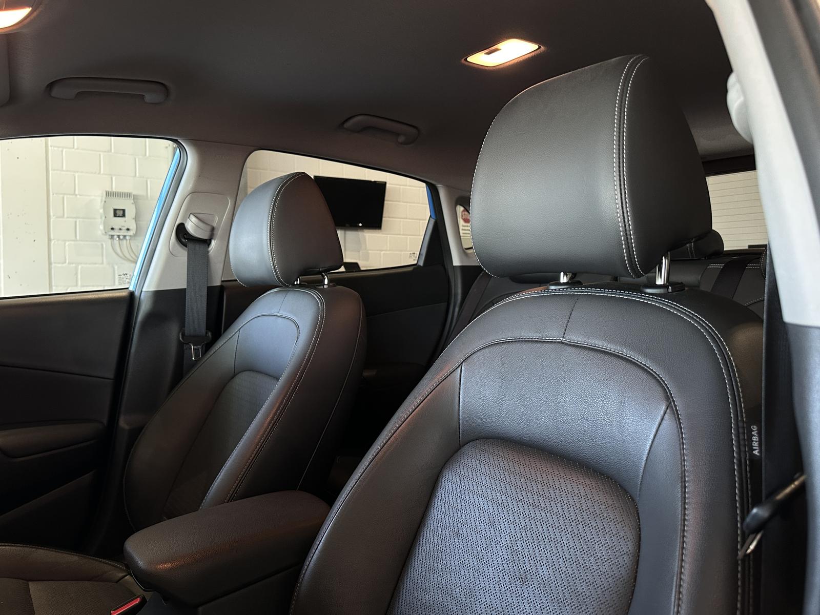Hyundai Kona Premium 4WD *LEDER, AUTOMATIK, AHK, RFK*
