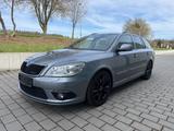 Skoda Octavia Combi RS AUTOMATIK - Skoda Octavia aus 2012 mit Benzin-Antrieb: Kombi