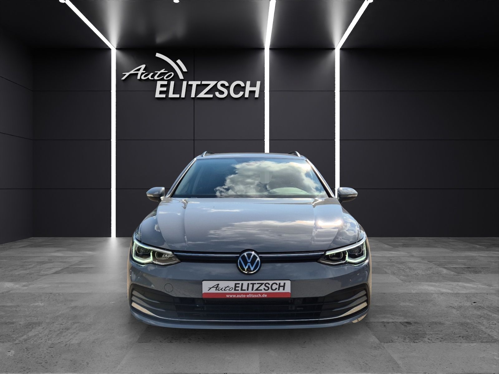 Fahrzeugabbildung Volkswagen Golf VIII Variant TSI Style STH LED AID ACC PDC