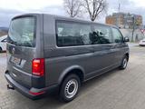 Volkswagen T6 Transporter Kasten-Kombi Kombi lang - Volkswagen T6 Transporter: Grau