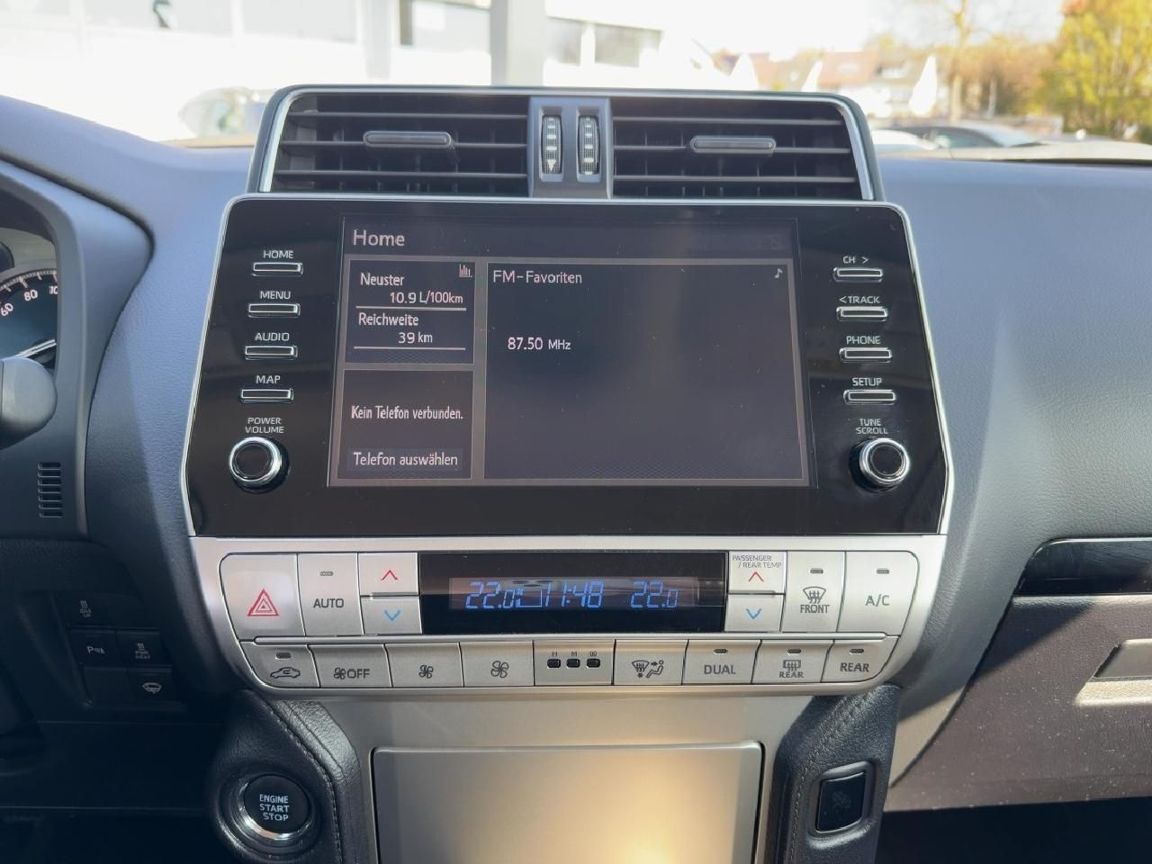 Fahrzeugabbildung Toyota Land Cruiser 2,8 4X4 Comfort *AHK