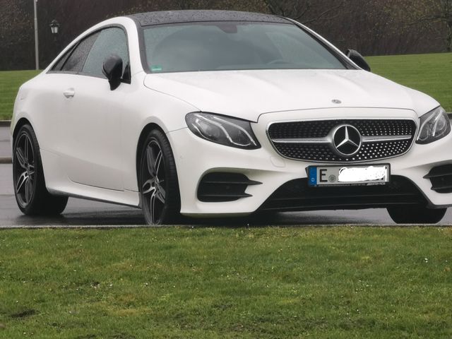 MERCEDES-BENZ E 220 d Autom. - AMG Line 