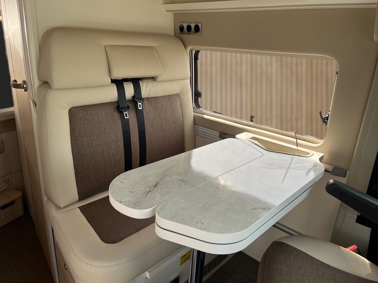Fahrzeugabbildung Eura Mobil Van V 635 HB 6KW Heizung, Radio DAB, RFK
