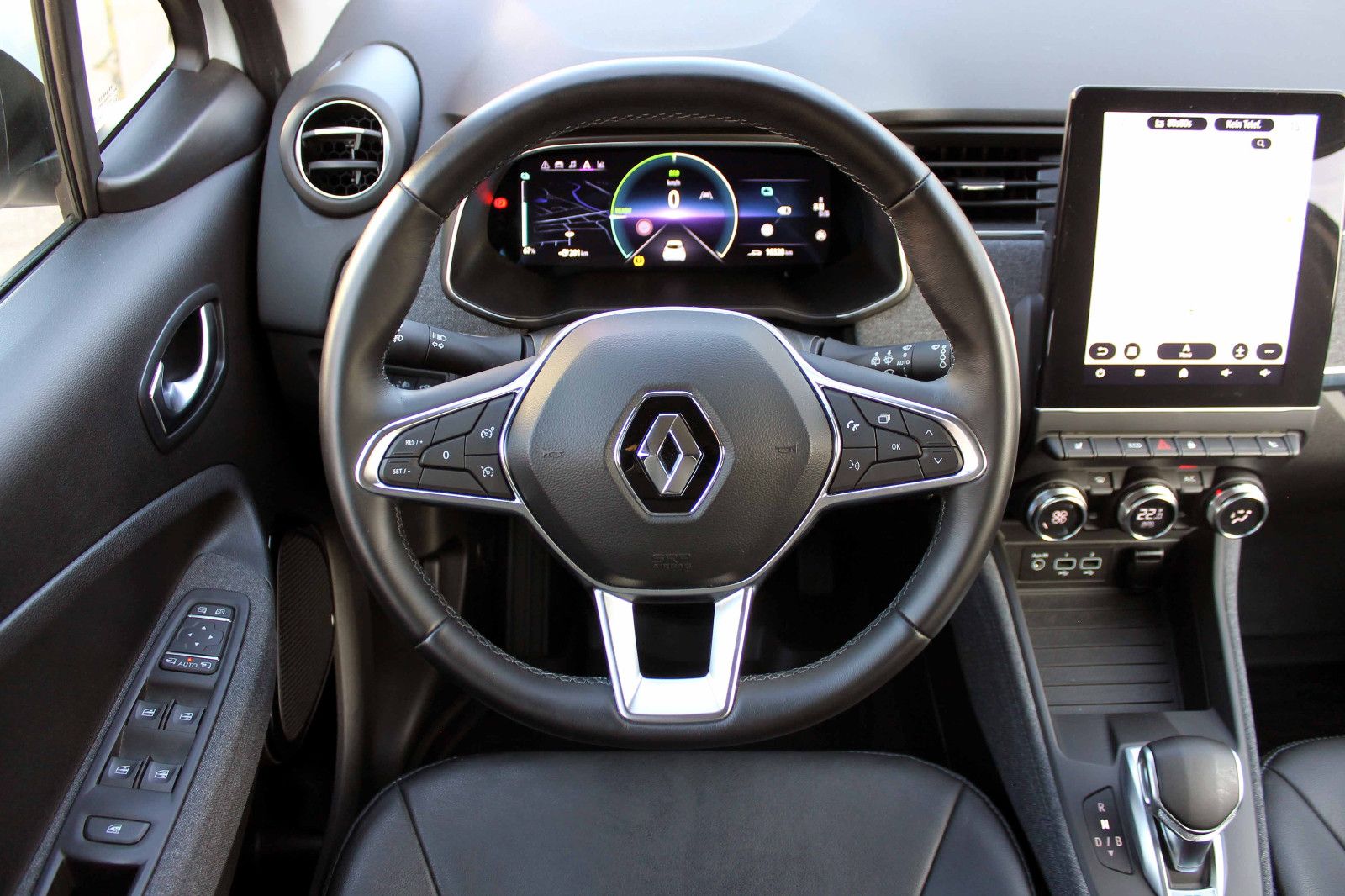 Fahrzeugabbildung Renault Zoe R135 Techno EV50 52kWh KAM PDC NAV SHZ LED