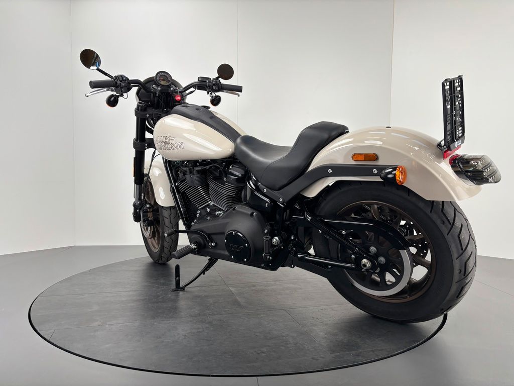Fahrzeugabbildung Harley-Davidson LOW RIDER S FXLRS *NEUWERTIG *JEKILL&HYDE