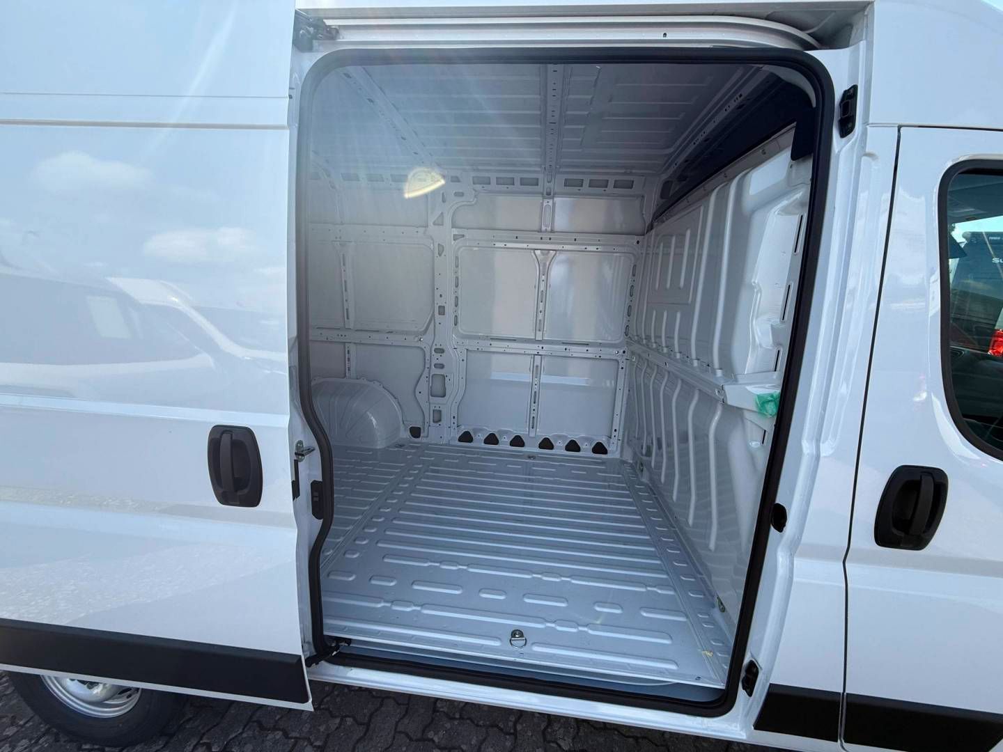 Fahrzeugabbildung Fiat DUCATO 33 L2H2 KAWA