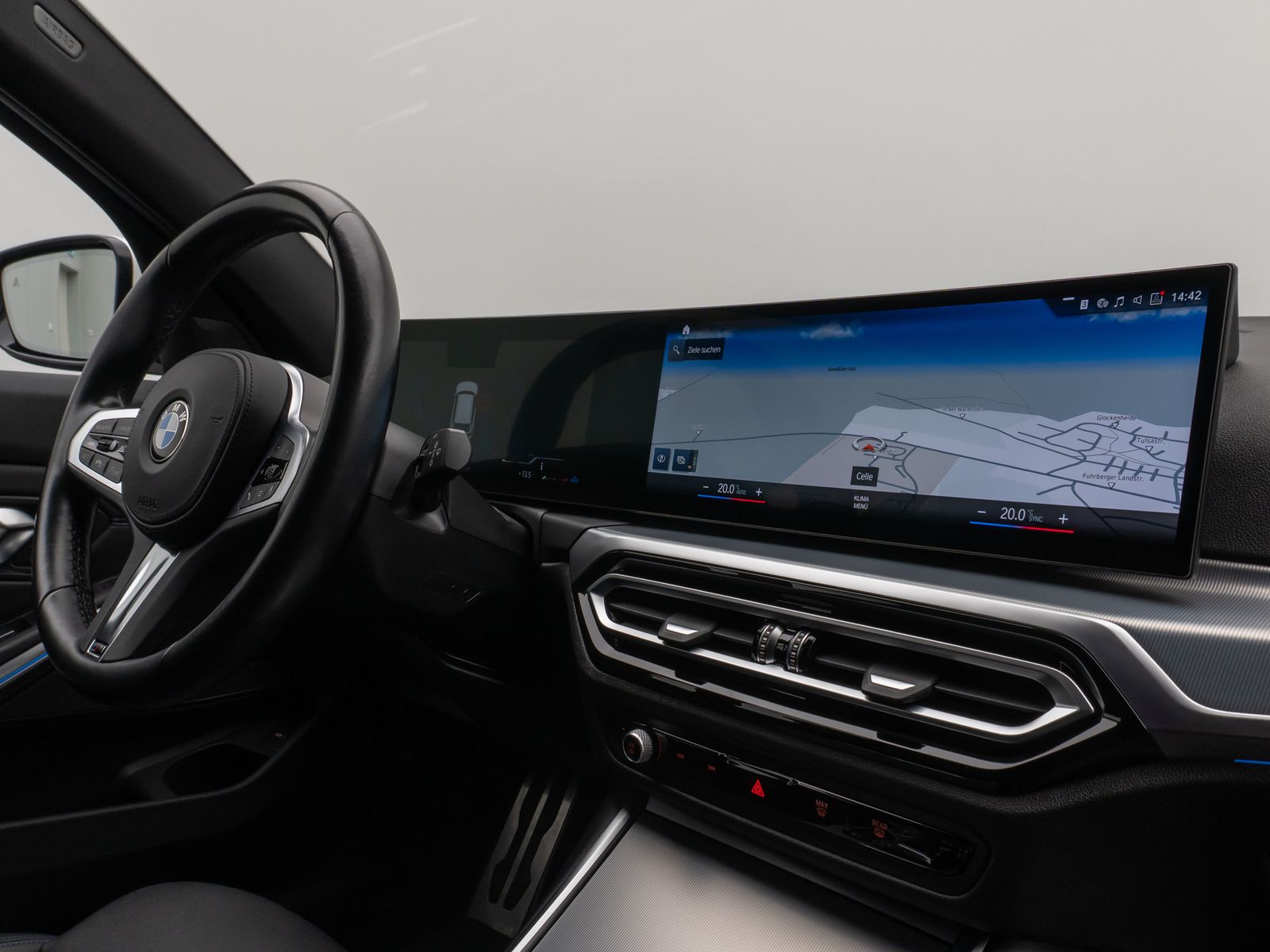 Fahrzeugabbildung BMW 320d xD M Sport Pro Kamera HUD DAB H/K AHK Komfo