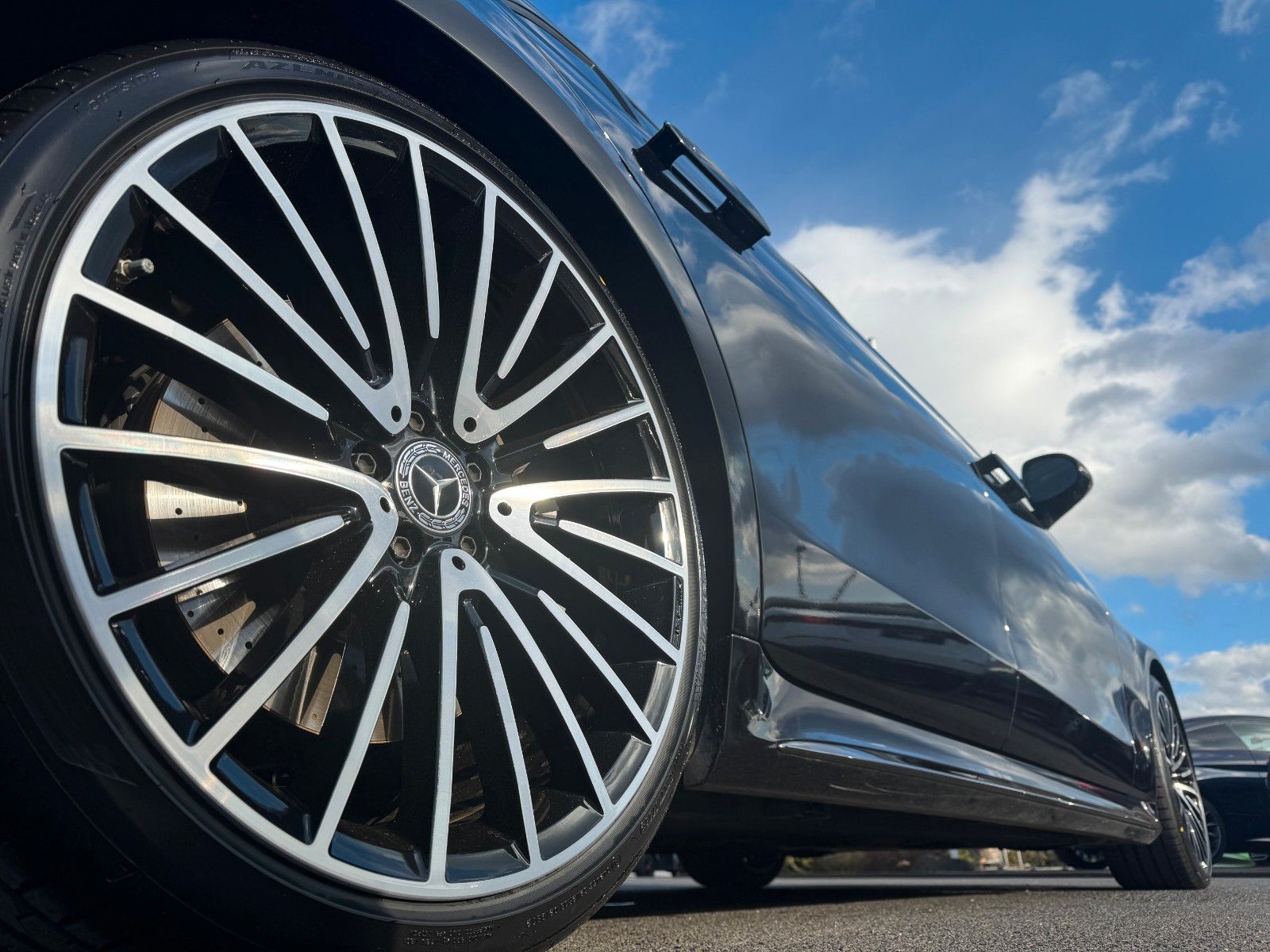 Fahrzeugabbildung Mercedes-Benz S 580 4M L VOLL+AMG+Chauffeur+STH+3D+Pano+