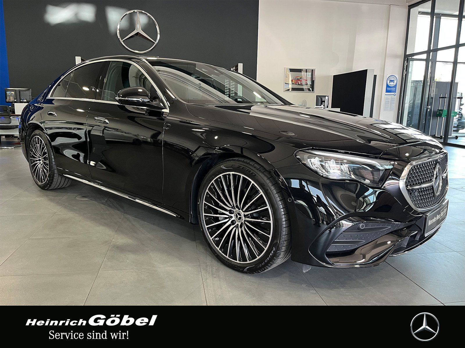 Fahrzeugabbildung Mercedes-Benz E 220 d AMG+PANO+FAHRASSIST+360°+WINTER+CARPLAY