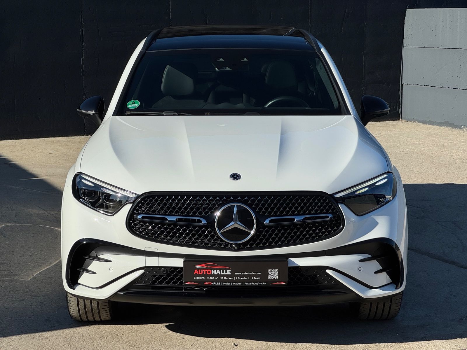 Fahrzeugabbildung Mercedes-Benz GLC 200 4M AMG + Pano Standhzg Burmester ACC AHK