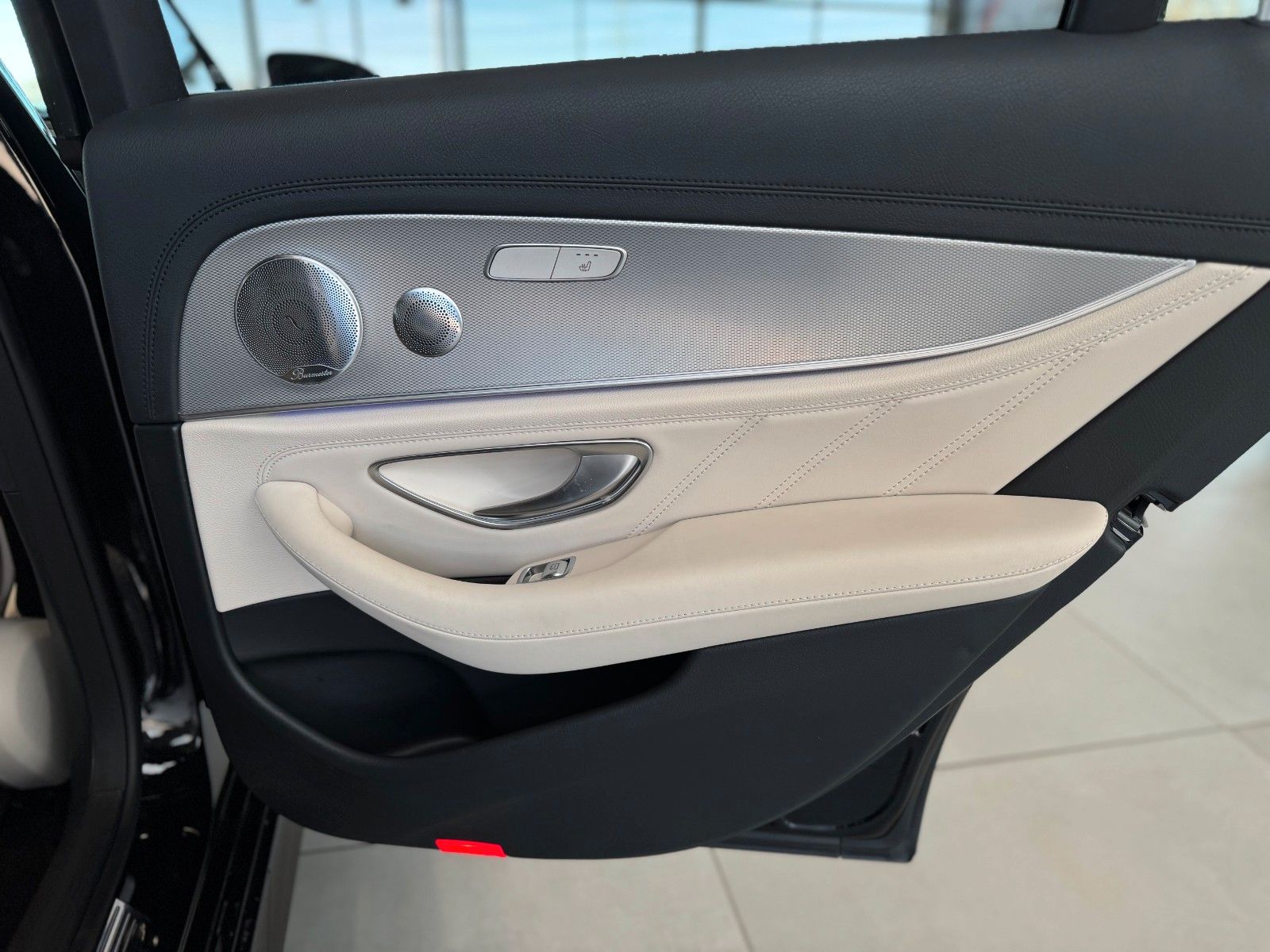 Fahrzeugabbildung Mercedes-Benz E 63 AMG T-Modell 4Matic Burmester VOLL