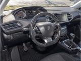 Peugeot 308 ACTIVE 1.2 PT 130 +SHZ+NAVI+BT+USB+RFK+MET++ - Peugeot 308: Limousine