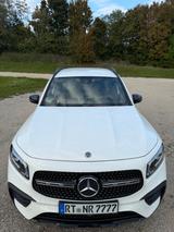 Mercedes-Benz GLB 250 4MATIC*AMG Line*LED*KEYLESS GO*CARPLAY* - Mercedes-Benz GLB 250 Gebrauchtwagen