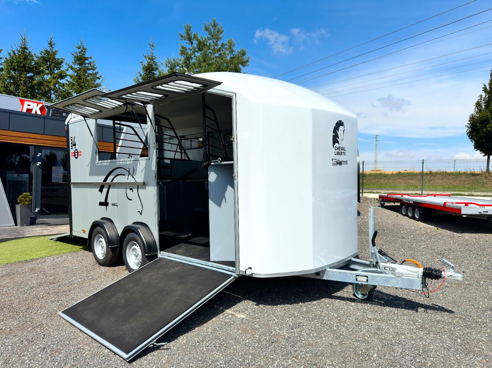 Cheval Liberte MAXI 4*SOFORT*WEISS