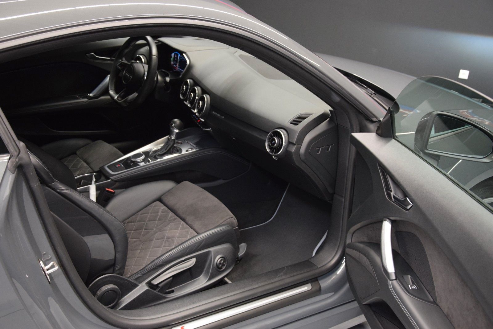 Fahrzeugabbildung Audi TT Coupe 2.0 TFSI quattro competition *No OPF*