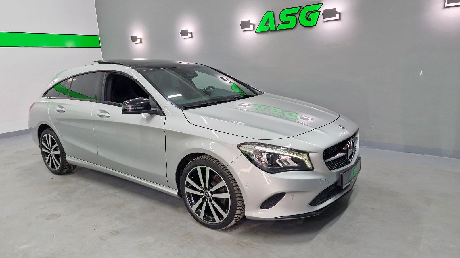 MERCEDES-BENZ CLA 200d Shooting Brake / Urban / Panor. / LED