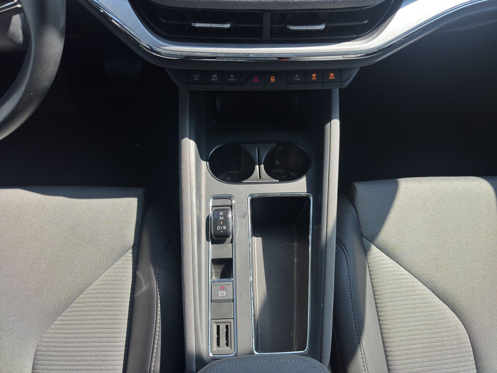 Fahrzeugabbildung SKODA Enyaq 60 Loft/Convenience PLUS