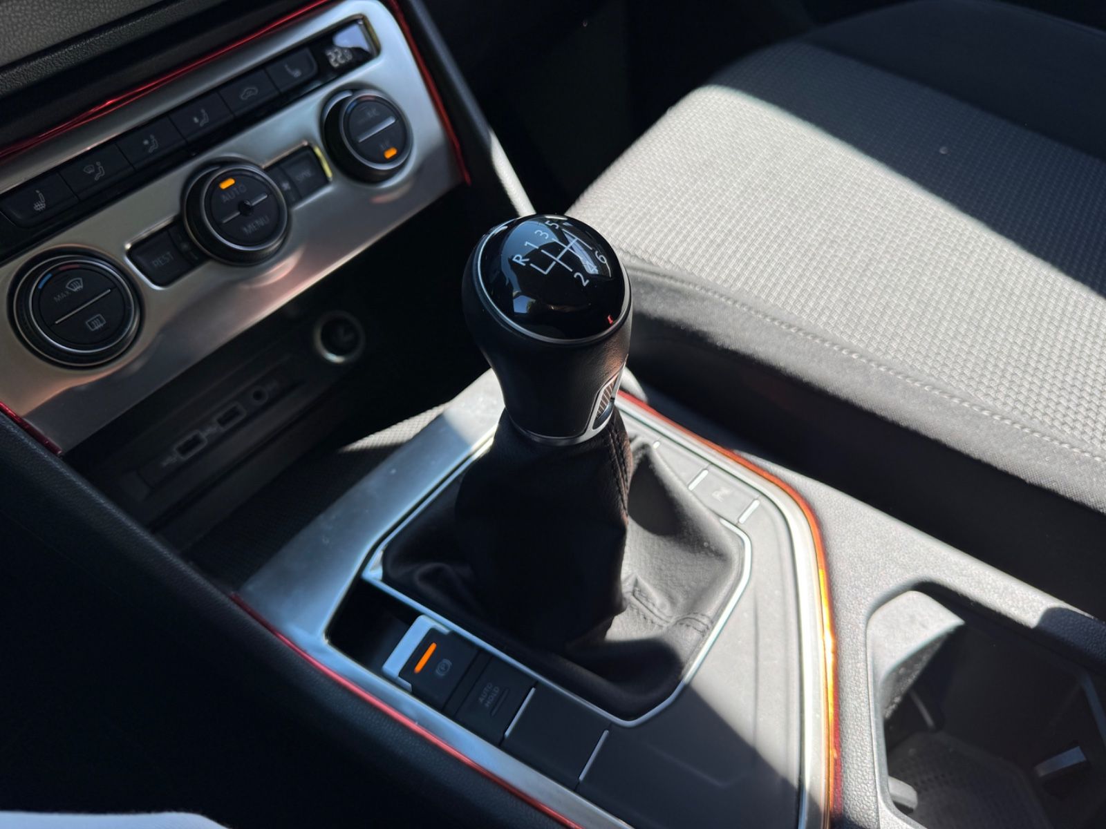 Volkswagen Tiguan Trendline BMT/ 18.827 KM/ SPURHALTE/ foto 20
