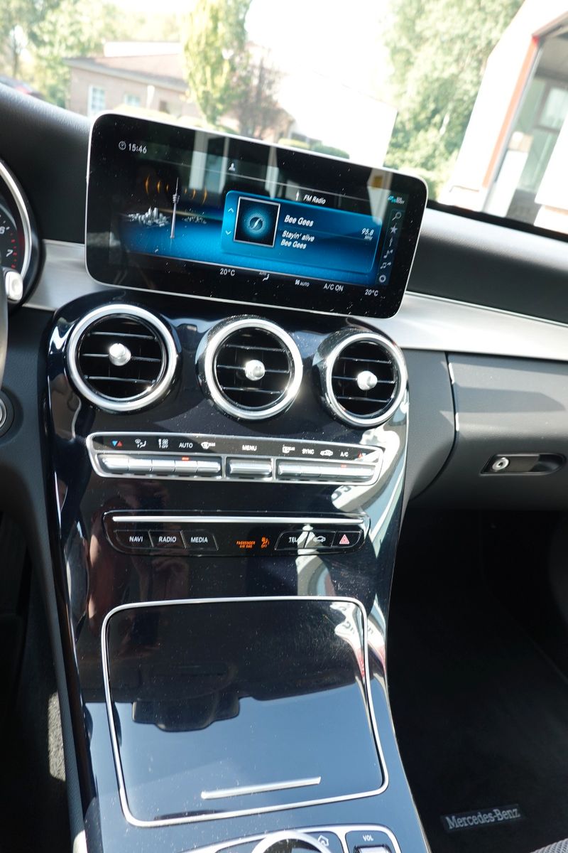 Fahrzeugabbildung Mercedes-Benz C 180  Automatik, AHK