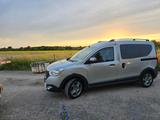 Dacia Dokker TCe 130 Stepway plus 1. Hand CAMPING AHK  - : Kleinbus, Camping