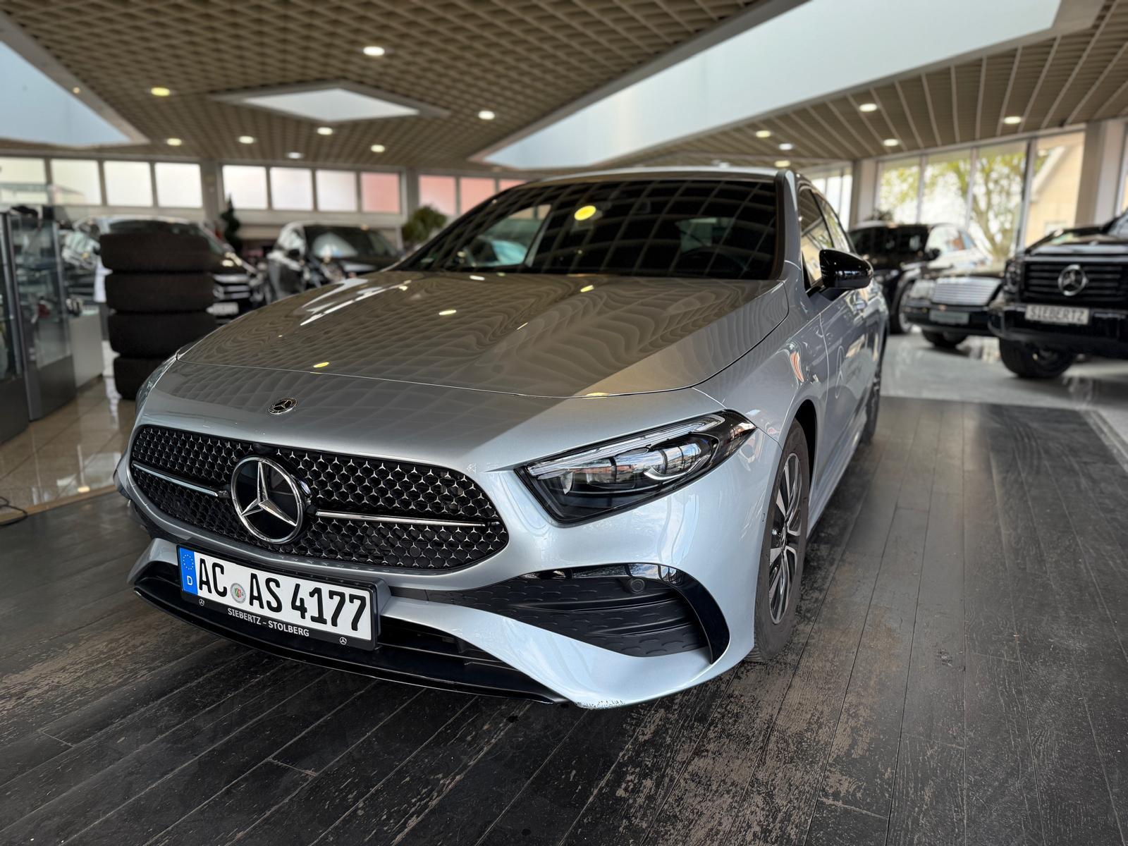 Mercedes-Benz A 180 AMG Line/WinterP/AHK/Totwinkel 100 kW (...