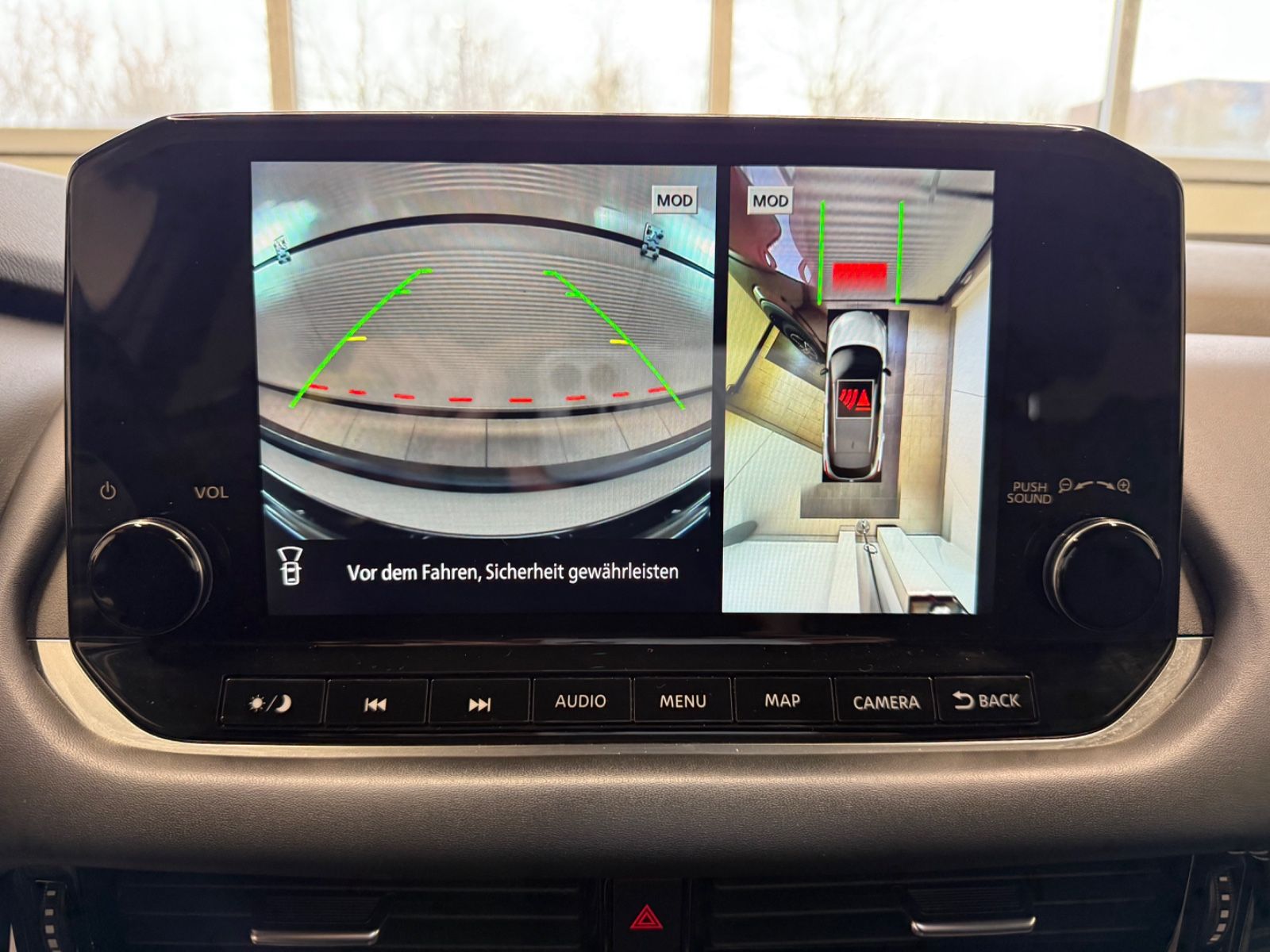 Fahrzeugabbildung Nissan Qashqai Tekna - Pano, HeadUp, Teilleder