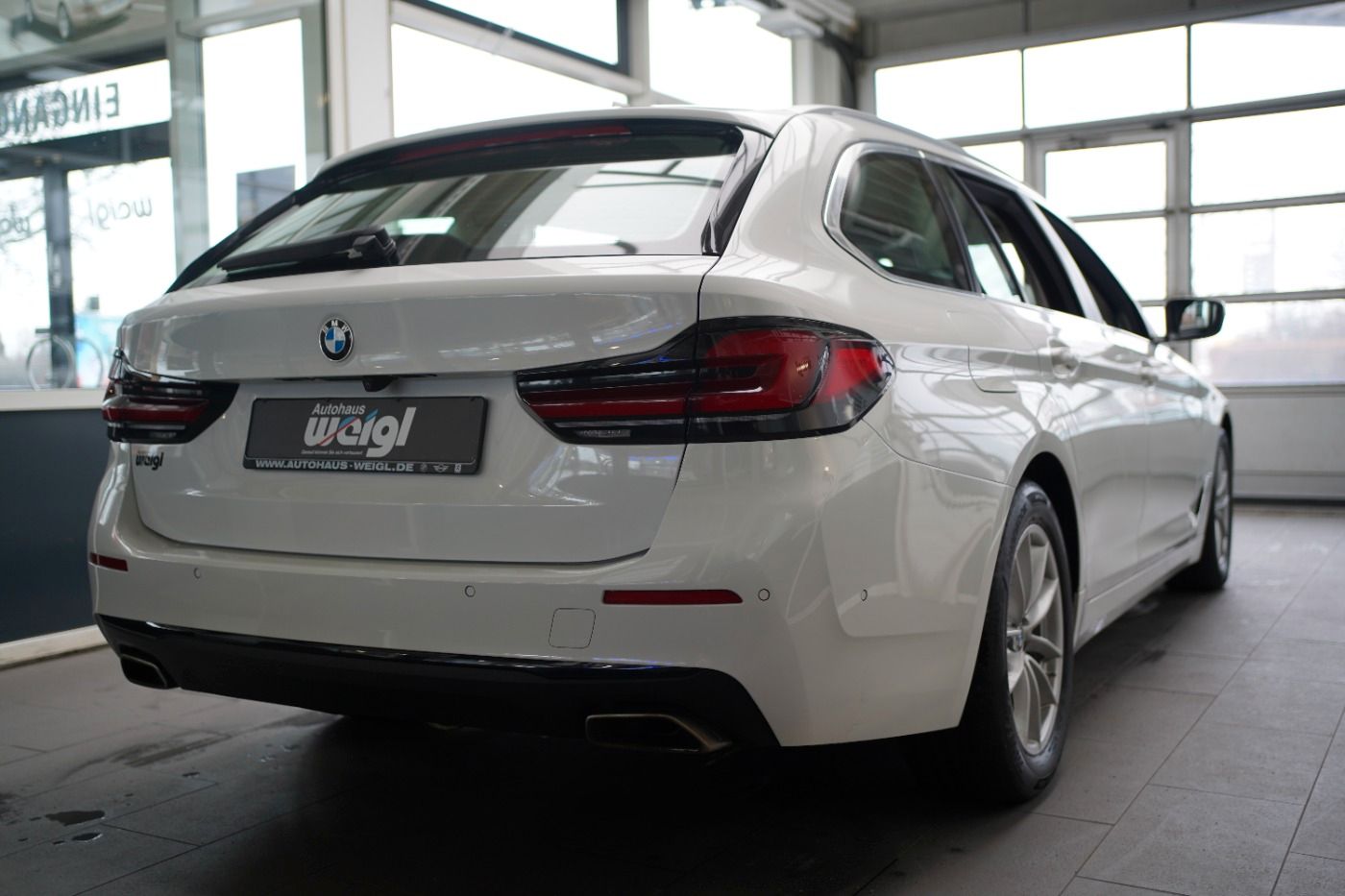 Fahrzeugabbildung BMW 530d xDrive Touring +Parking Assistant+AHK+DAB+