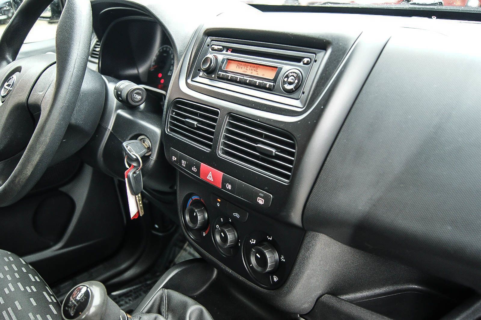 Fahrzeugabbildung Opel Combo D Selection L1H1 5-SITZE SCHIEBETÜREN 1.HD