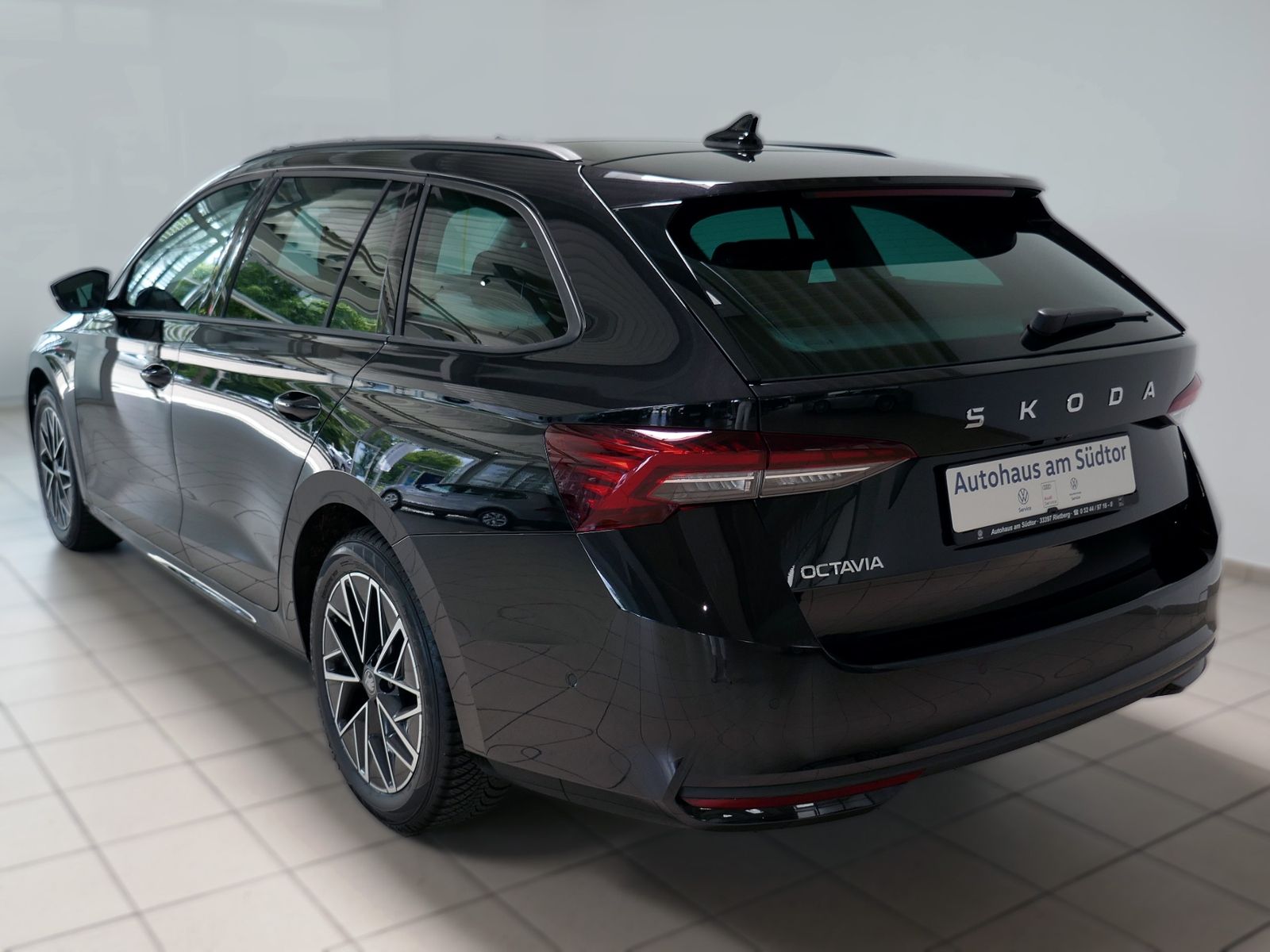 Fahrzeugabbildung SKODA Octavia Combi Tour 2.0 TDI | LED RFK ACC Navi