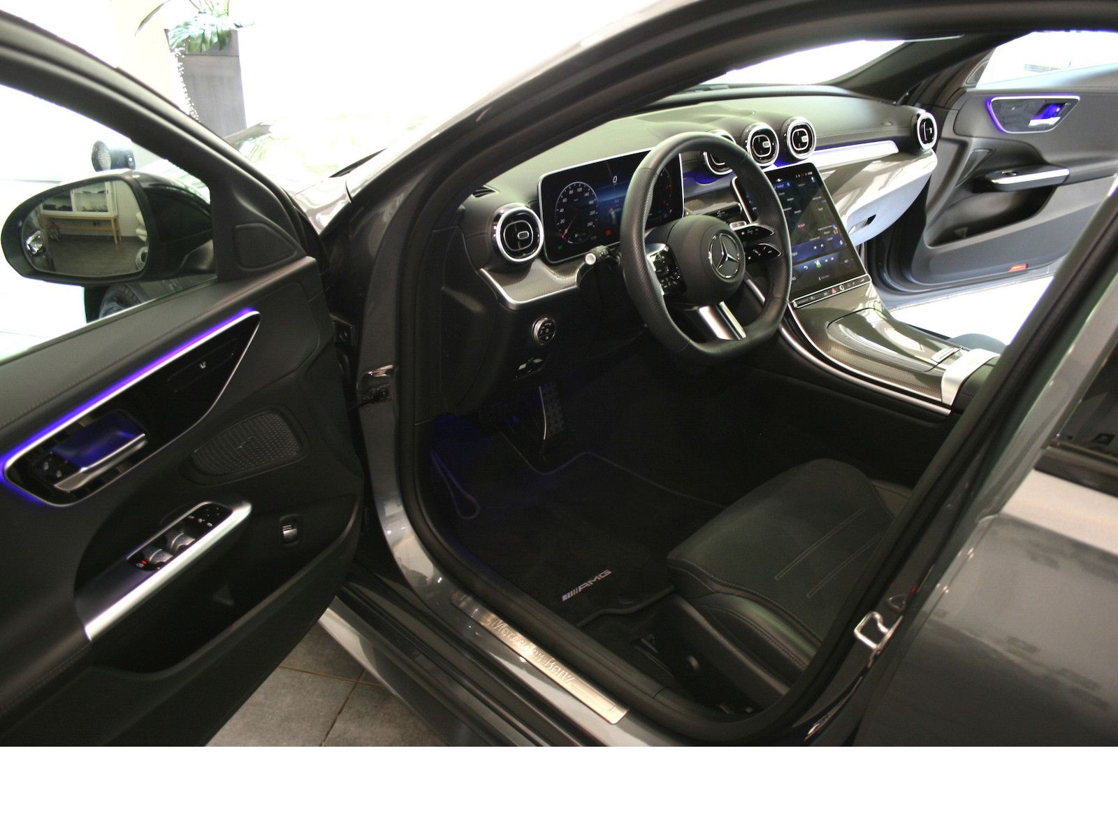 Fahrzeugabbildung Mercedes-Benz C 200 Td AMG *AHK*Night*19 Zoll AMG*Totwinkel