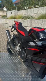Aprilia RSV4 1100 Factory E5+ 2025er Lagerfahrzeuge! - APRILIA RSV4 1100