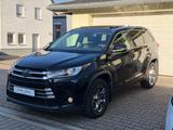 Toyota Highlander 3.5 Benz.-Hybrid/7-Sitzer/PANO/4x4 - Toyota Highlander SUV
