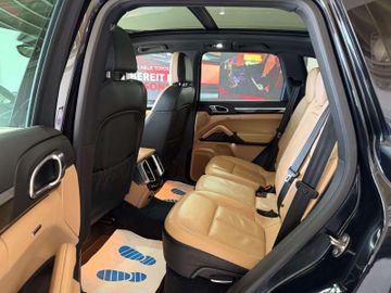 Porsche Cayenne - 8