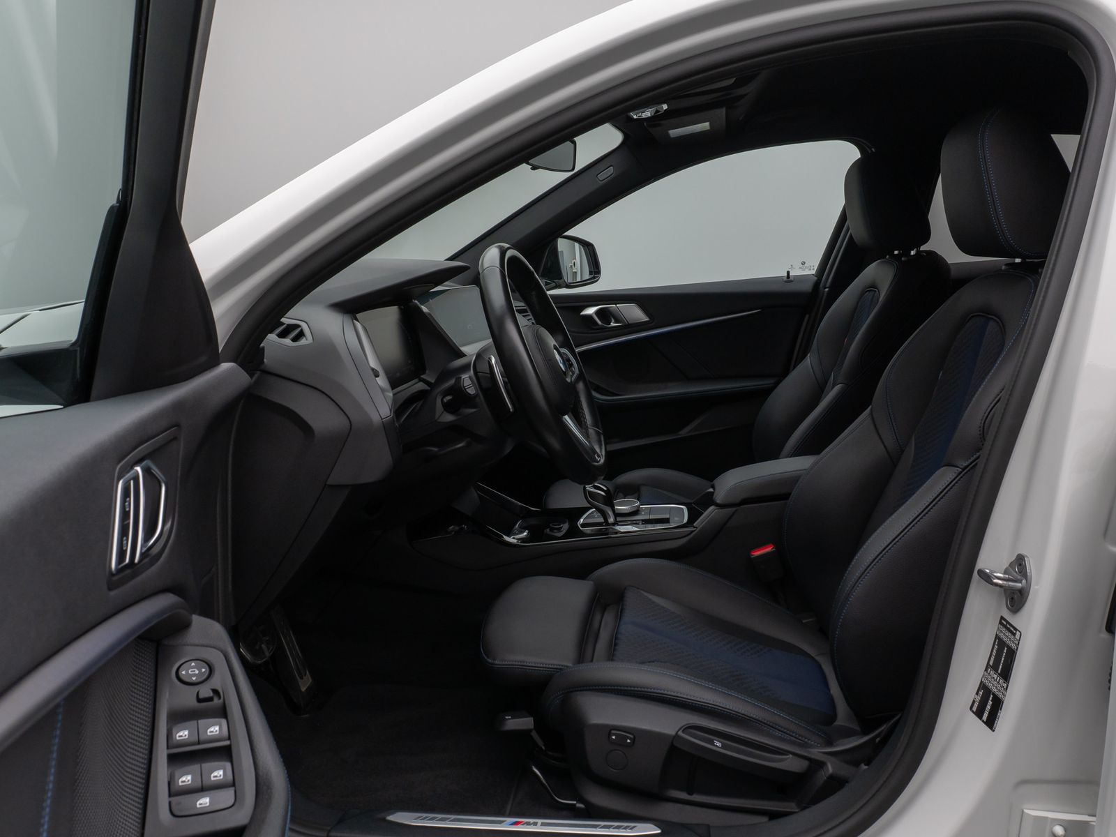 Fahrzeugabbildung BMW 120i M Sport DAB CockPitPr PDC Geschwindigkeitsr