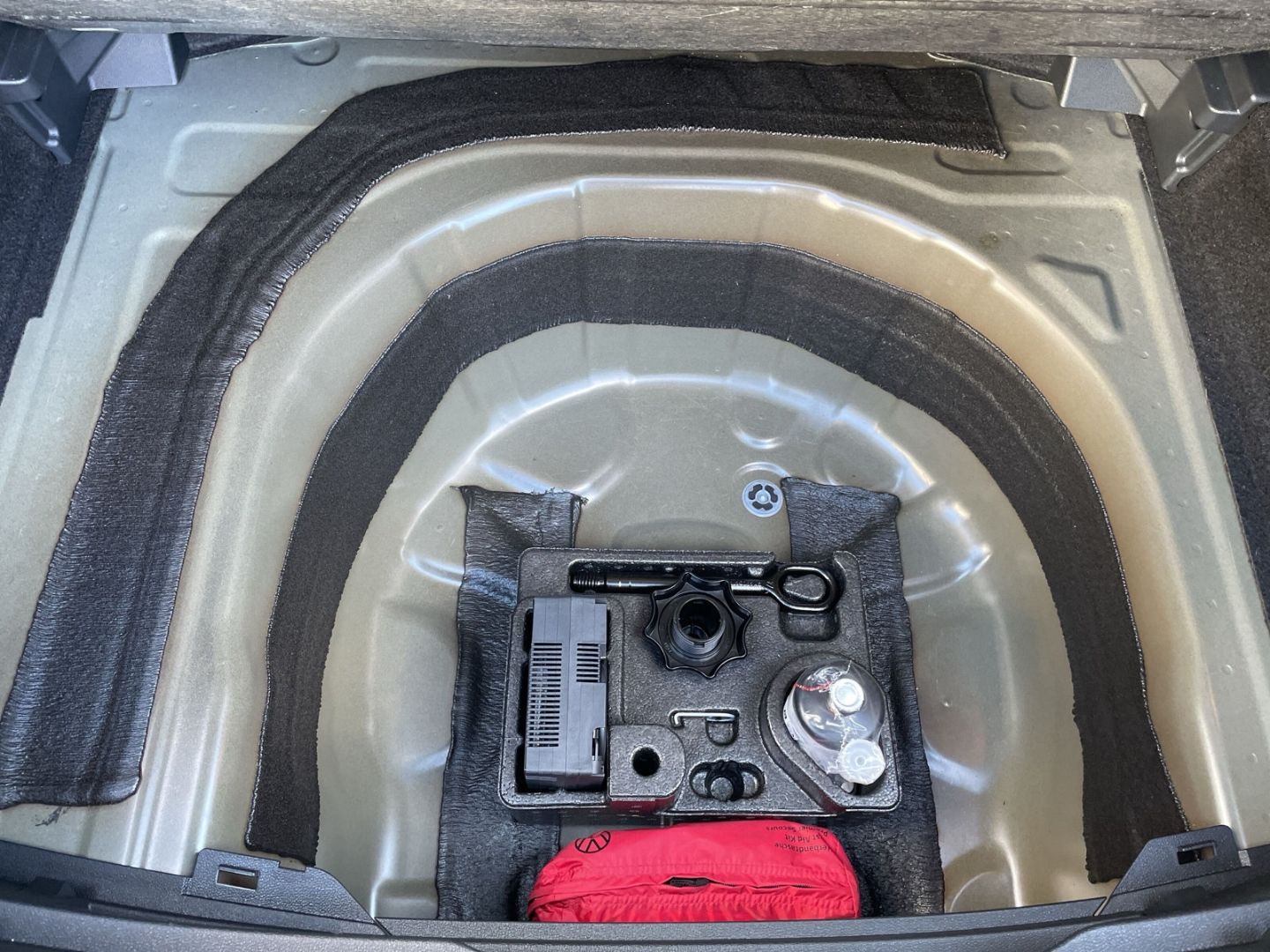 Taigo 1.0 TSI Goal 5-Gang LED/ACC/Navi/App-Conne