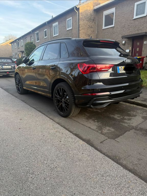 Image of Audi Q3