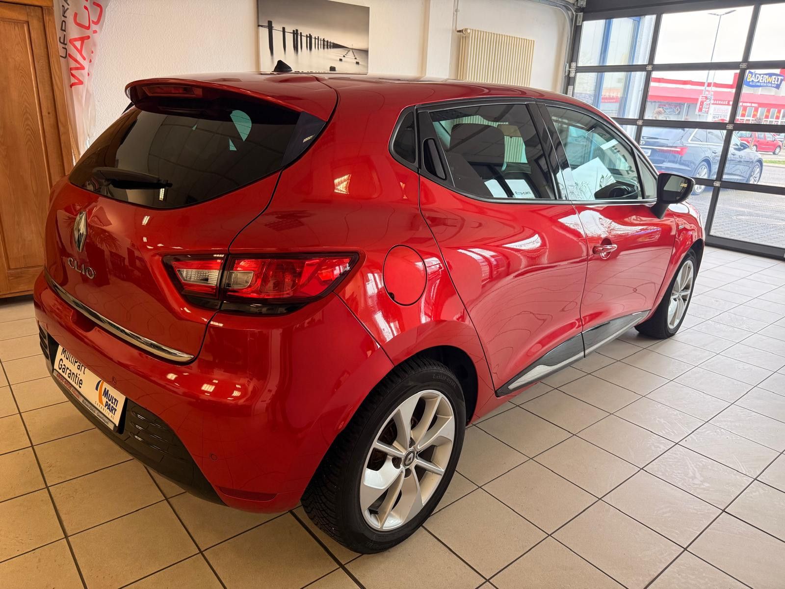 Fahrzeugabbildung Renault Clio IV Limited / KLIMA/ KEYLESS/TÜV SERVICE NEU
