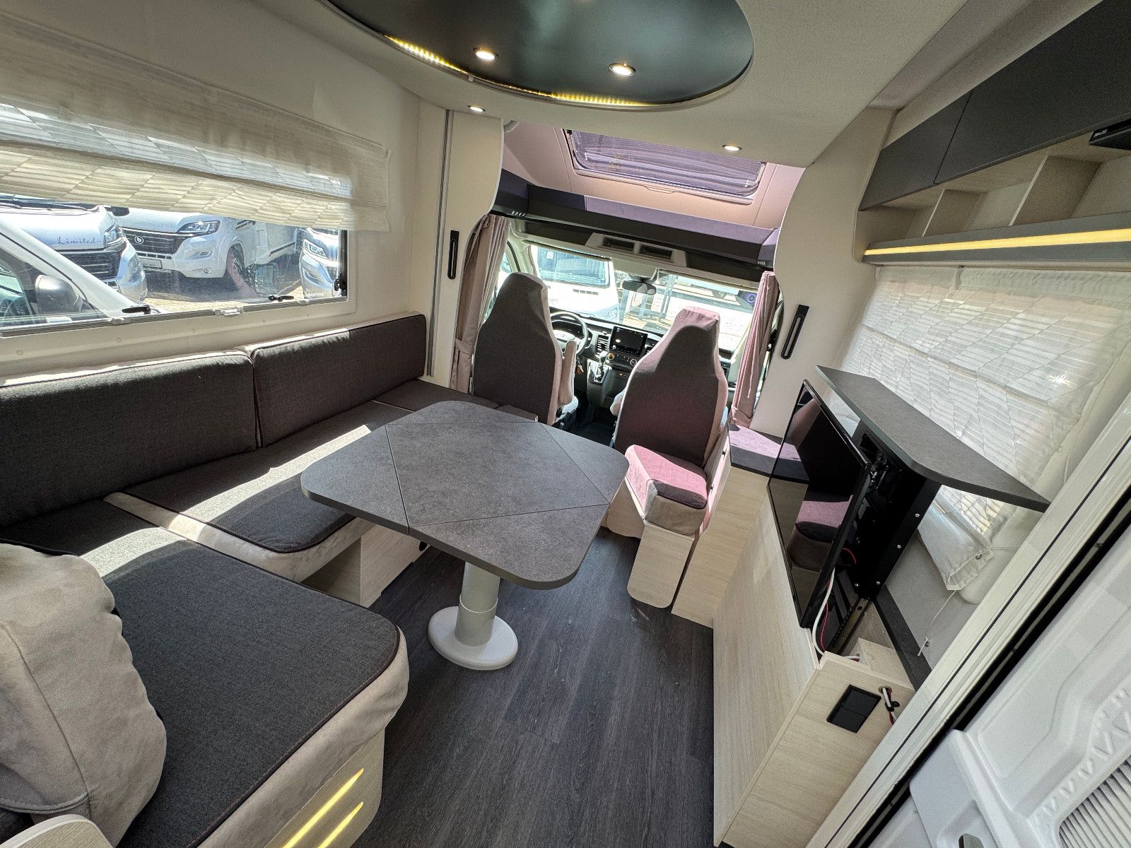Chausson 660 TITANIUM ULTIMATE AUTOMATIK SOLAR TV SAT HUB
