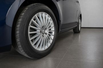 Mercedes V 220 - 4