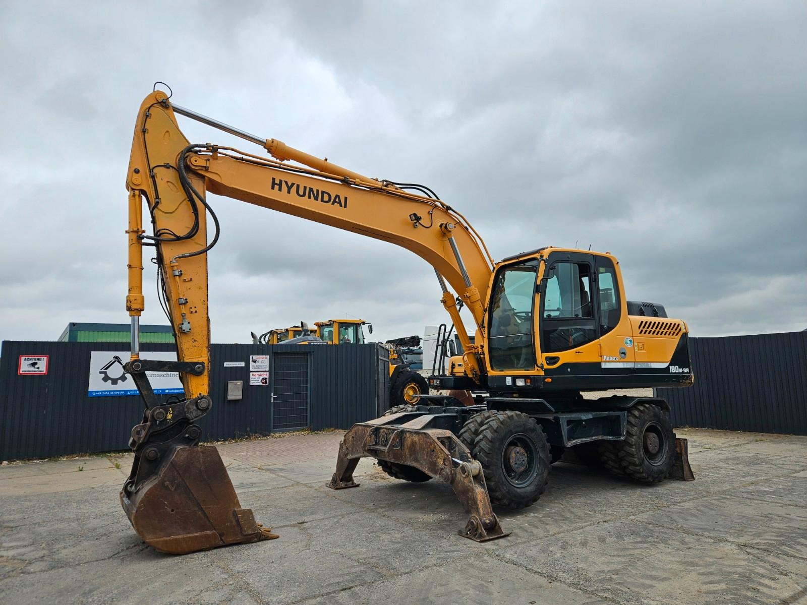 Hyundai ROBEX 180 W-9A *2015*9.055h*M-Boom*Schild-Pratze