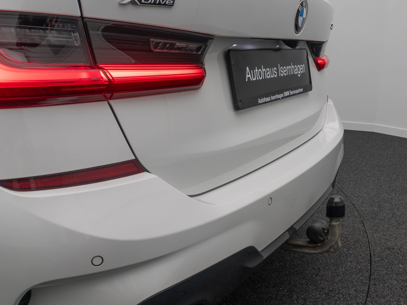 Fahrzeugabbildung BMW 330e xD M Sport DAB Laser AHK HUD Kamera Alarm